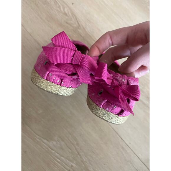 UGG espadrille ballet flats girls size 1 pink eyelet bow slip on comfort - Picture 3 of 7